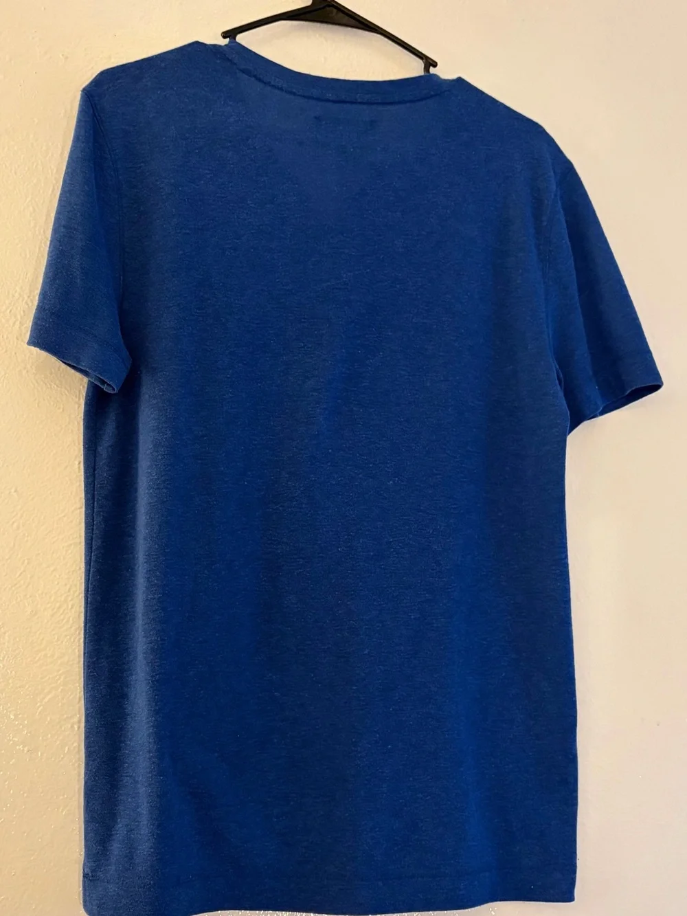 Banana Republic Men's Royal Blue V-Neck Short Sleeve Tee